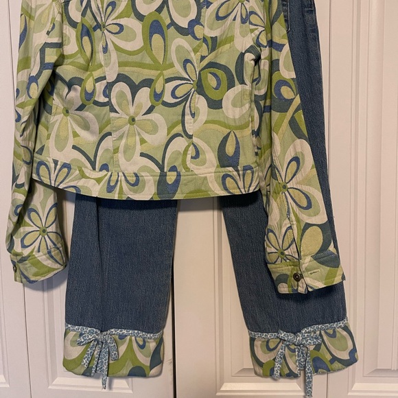 3 Sisters Green and Blue Patterned Jacket and Jean set. In like new condition. - Picture 5 of 12